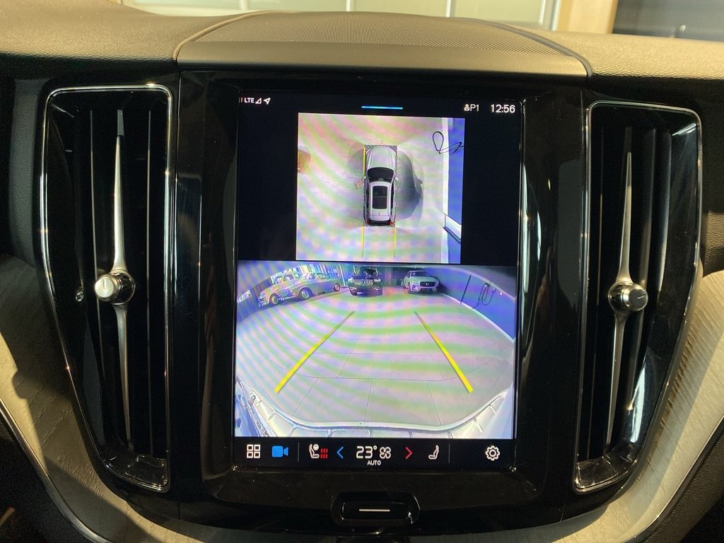 2025 Volvo XC60 Plug-In Hybrid T8 AWD Plus Dark Theme-16