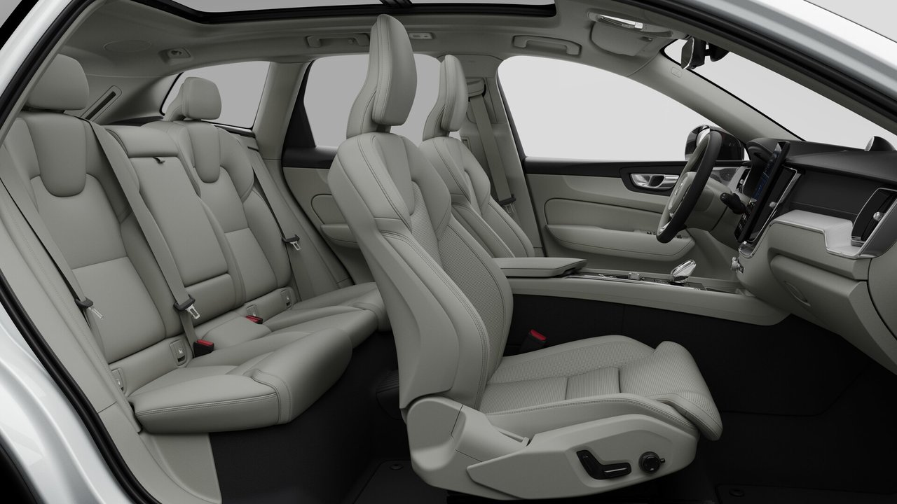 2026 Volvo XC60 Plug-In Hybrid Ultra Dark Theme-12