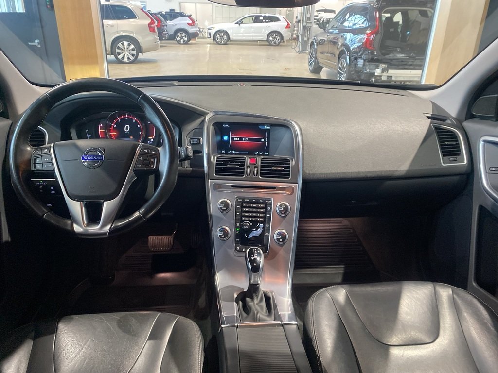 2017 Volvo XC60 T6 Drive-E AWD Premier-10