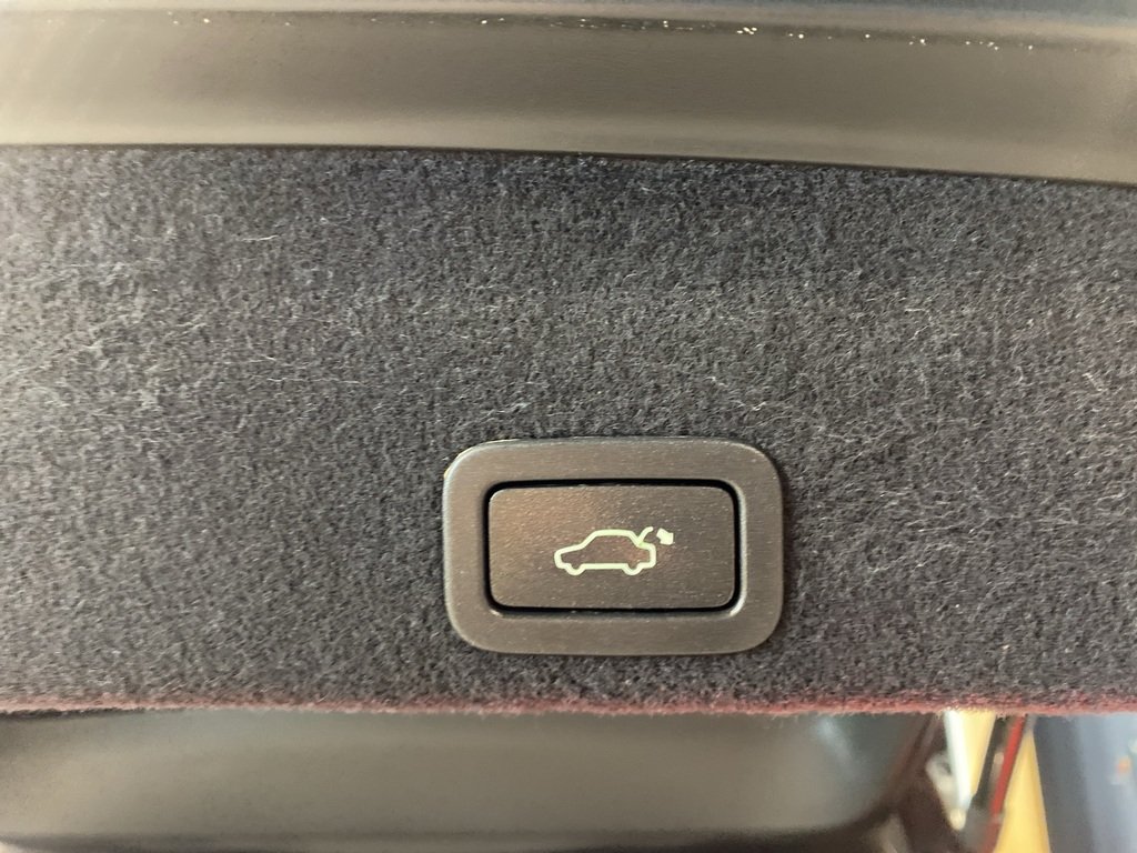 2017 Volvo XC60 T6 Drive-E AWD Premier-21