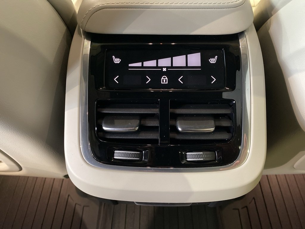 2019 Volvo XC60 T6 AWD Inscription-18