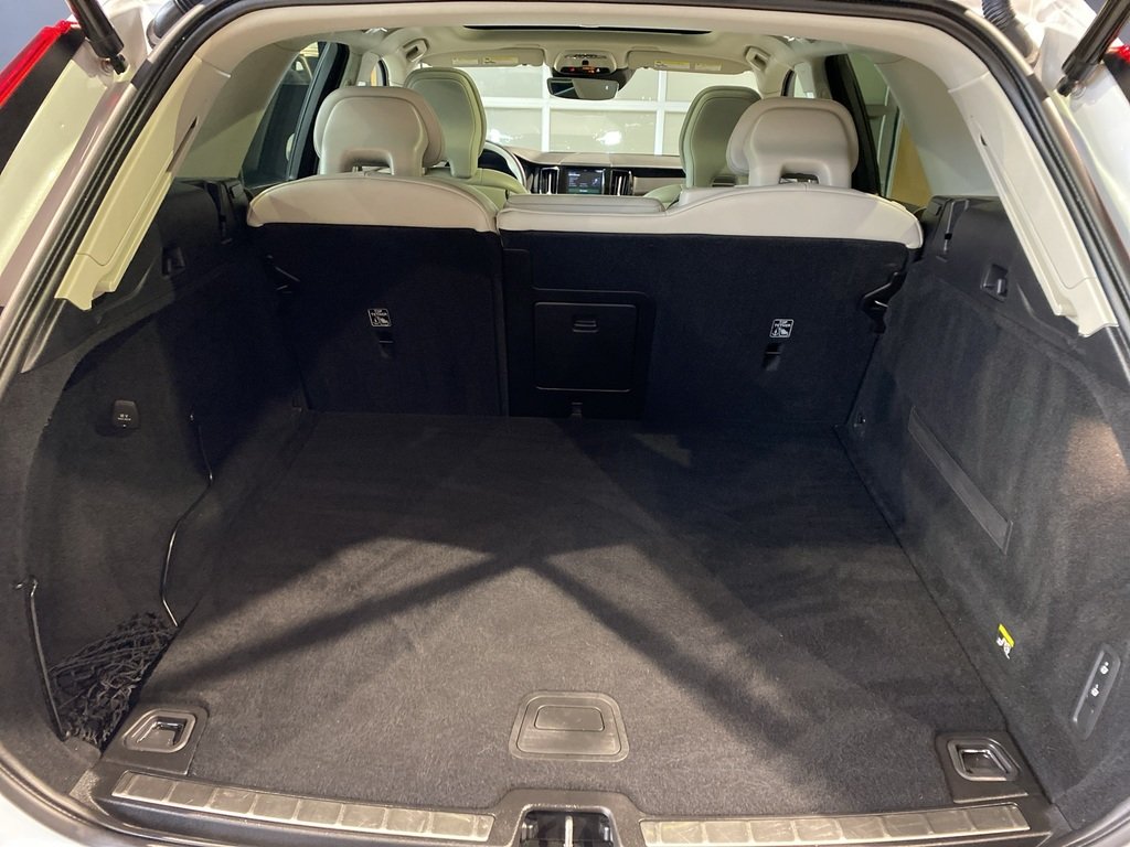2019 Volvo XC60 T6 AWD Inscription-19