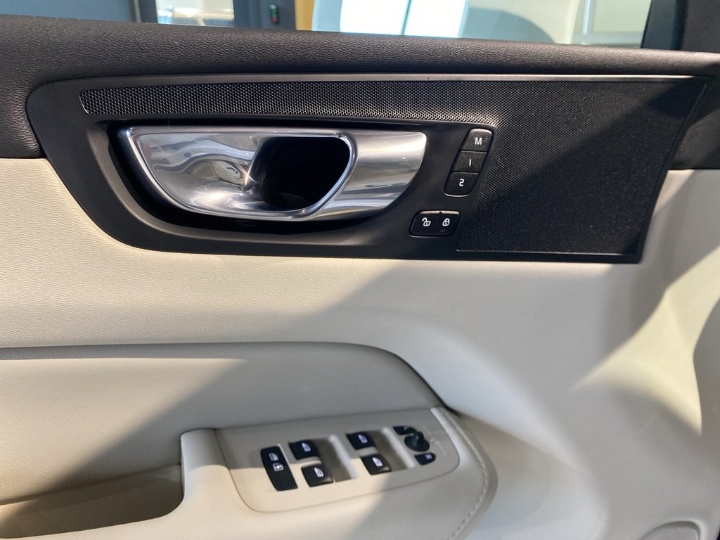 2019 Volvo XC60 T6 AWD Inscription-11