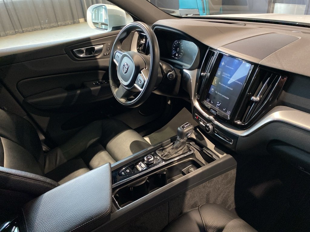 2019 Volvo XC60 T6 AWD Momentum-22