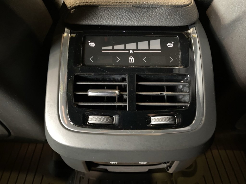 2019 Volvo XC60 T6 AWD Momentum-17