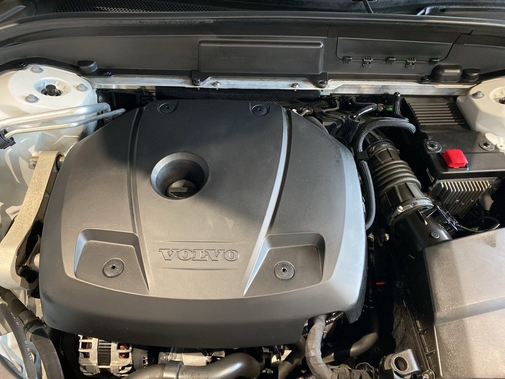2019 Volvo XC60 T6 AWD Momentum-24