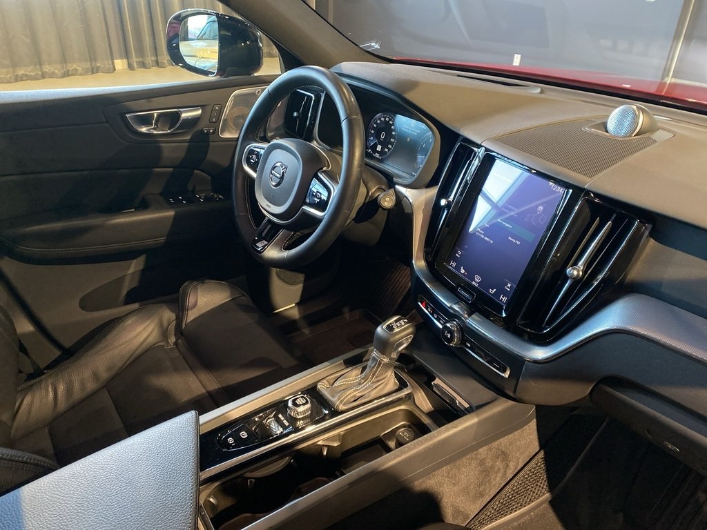 2020 Volvo XC60 T6 AWD R-Design-23