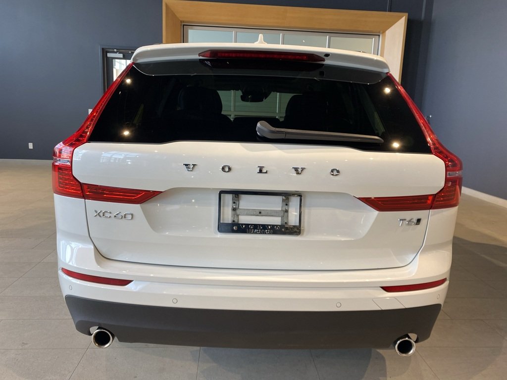 2021 Volvo XC60 T6 AWD Momentum-3