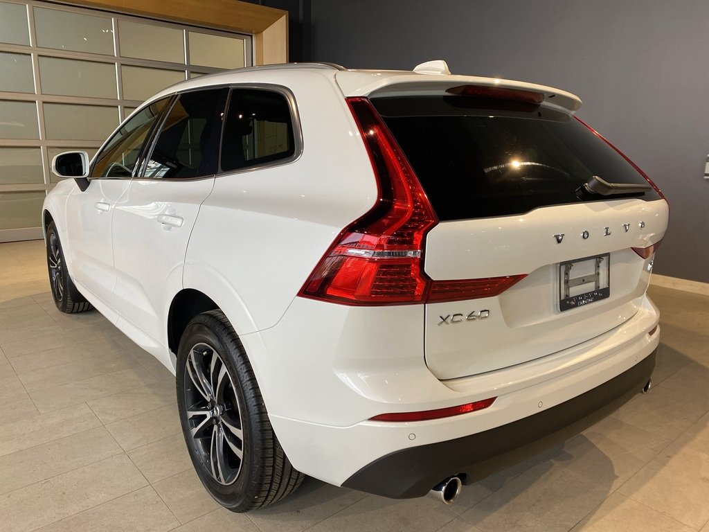 2021 Volvo XC60 T6 AWD Momentum-2