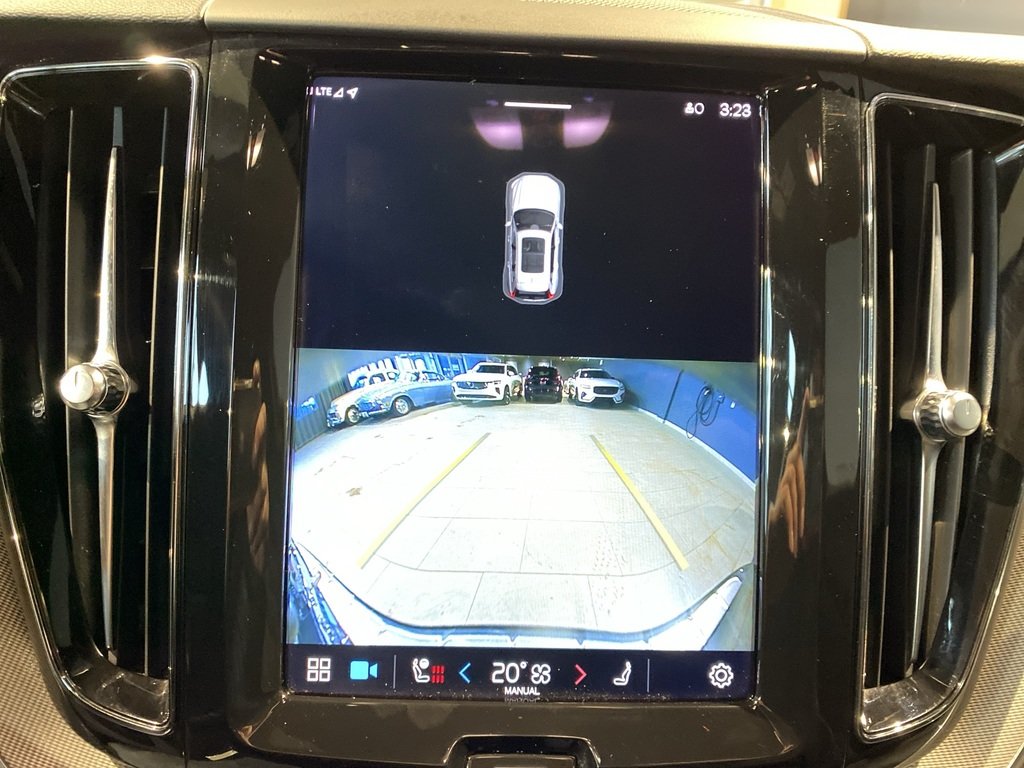 2022 Volvo XC60 Recharge R-Design-16