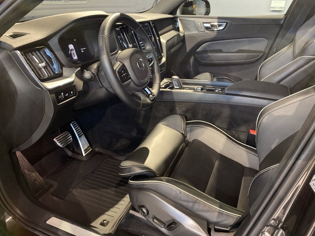 2022 Volvo XC60 Recharge R-Design-9