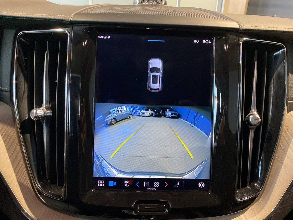 2022 Volvo XC60 B6 AWD Inscription-16