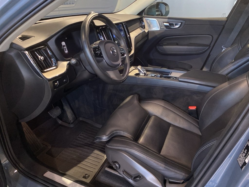 2022 Volvo XC60 B6 AWD Inscription-9