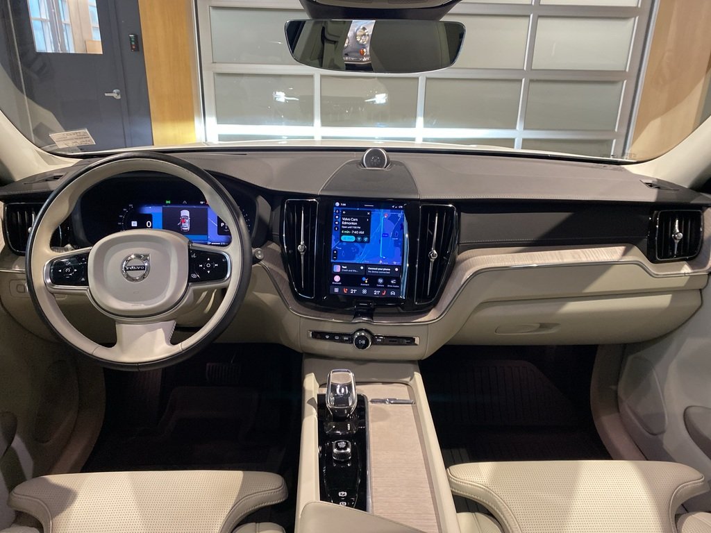 2022 Volvo XC60 B6 AWD Inscription-10