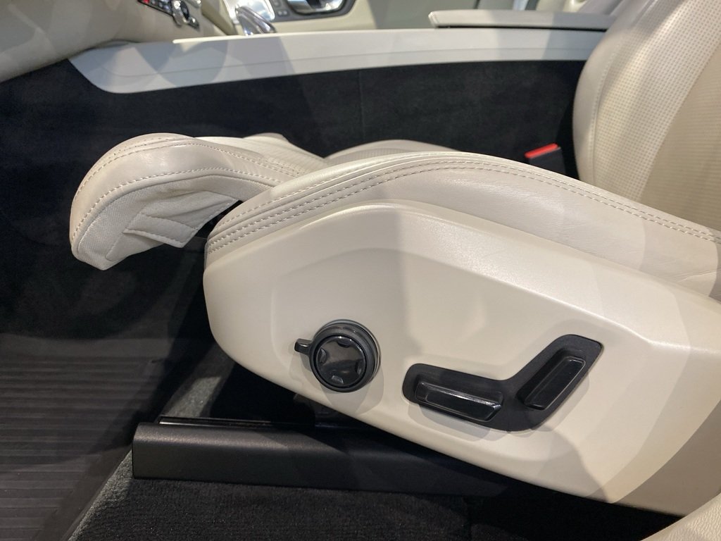 2022 Volvo XC60 B6 AWD Inscription-13