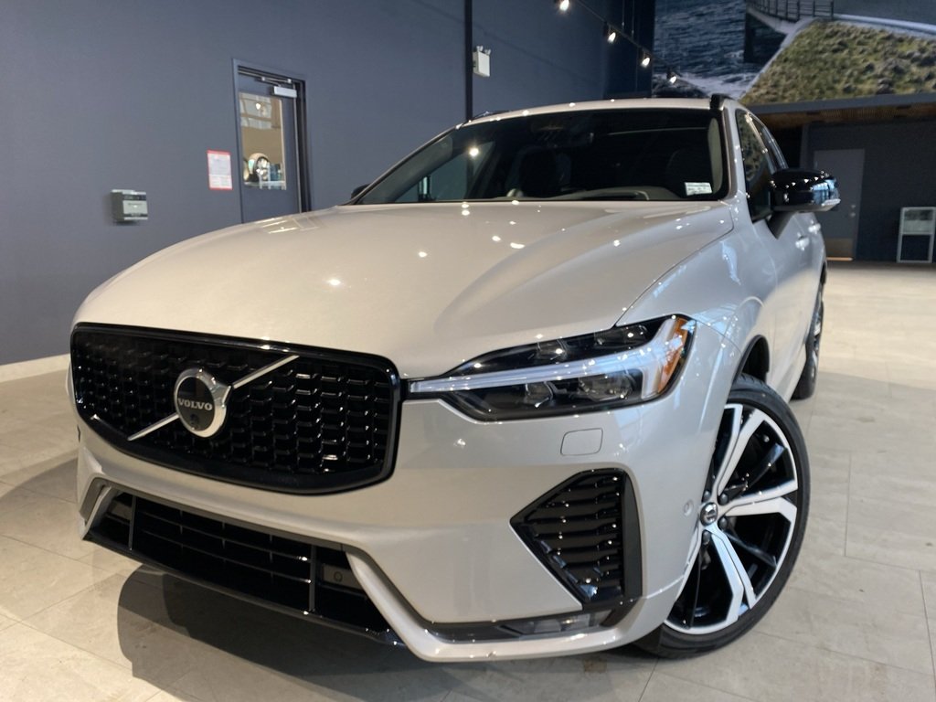 2022 Volvo XC60 B6 AWD R-Design-0