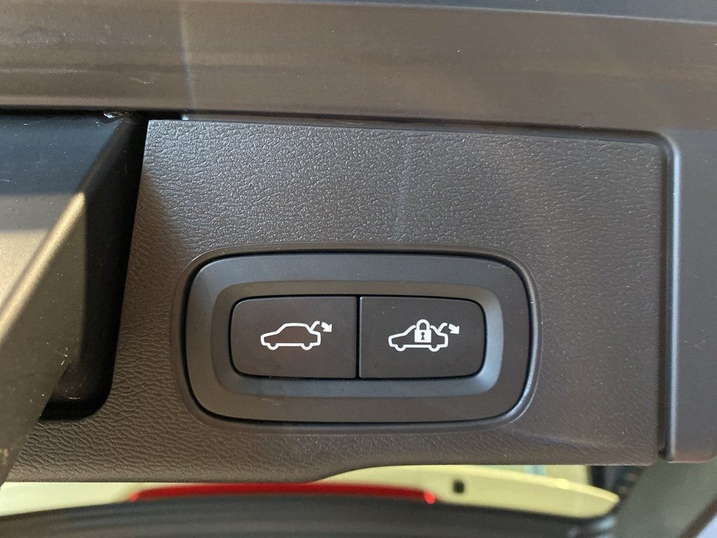 2022 Volvo XC60 B6 AWD Inscription-21