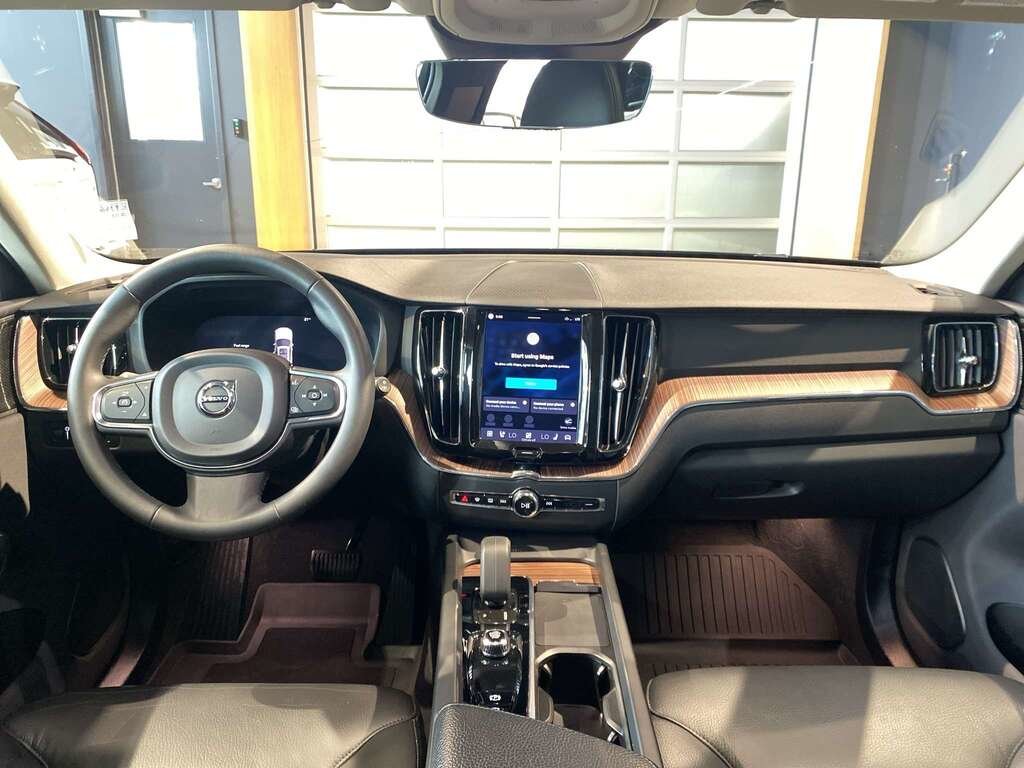 2022 Volvo XC60 B6 AWD Momentum-10