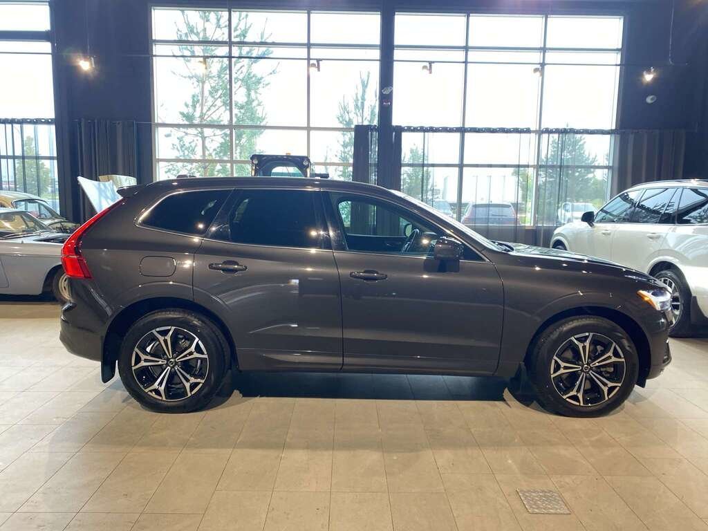 2022 Volvo XC60 B6 AWD Momentum-5