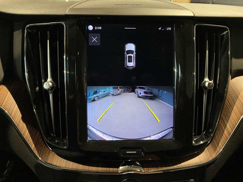 2022 Volvo XC60 B6 AWD Momentum-13