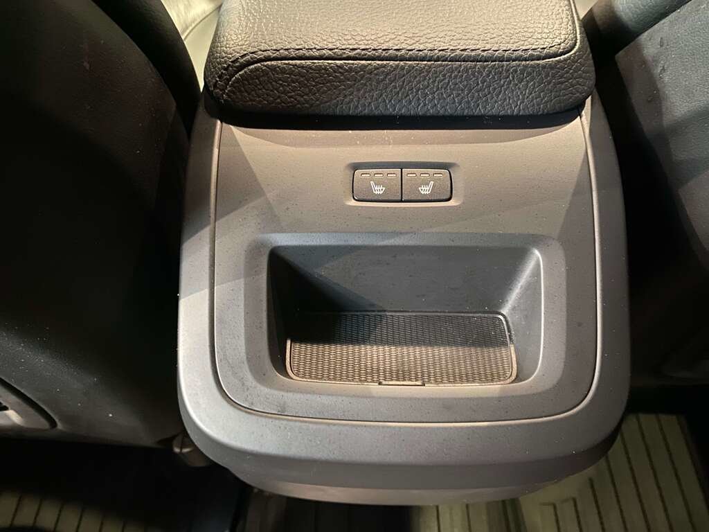 2022 Volvo XC60 B6 AWD Momentum-16