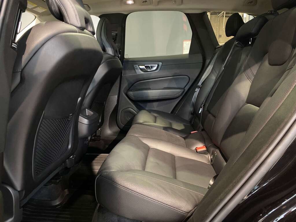 2022 Volvo XC60 B6 AWD Momentum-15