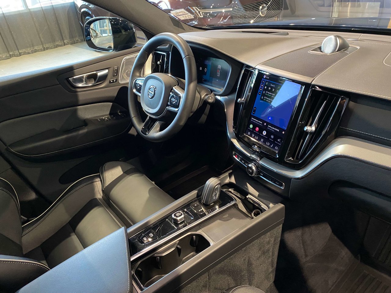 2022 Volvo XC60 B6 AWD R-Design-24