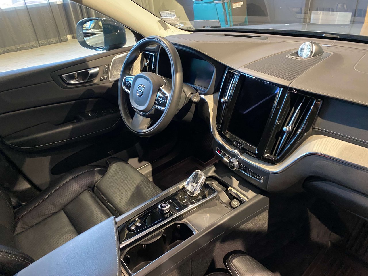 2022 Volvo XC60 B6 AWD Inscription-23