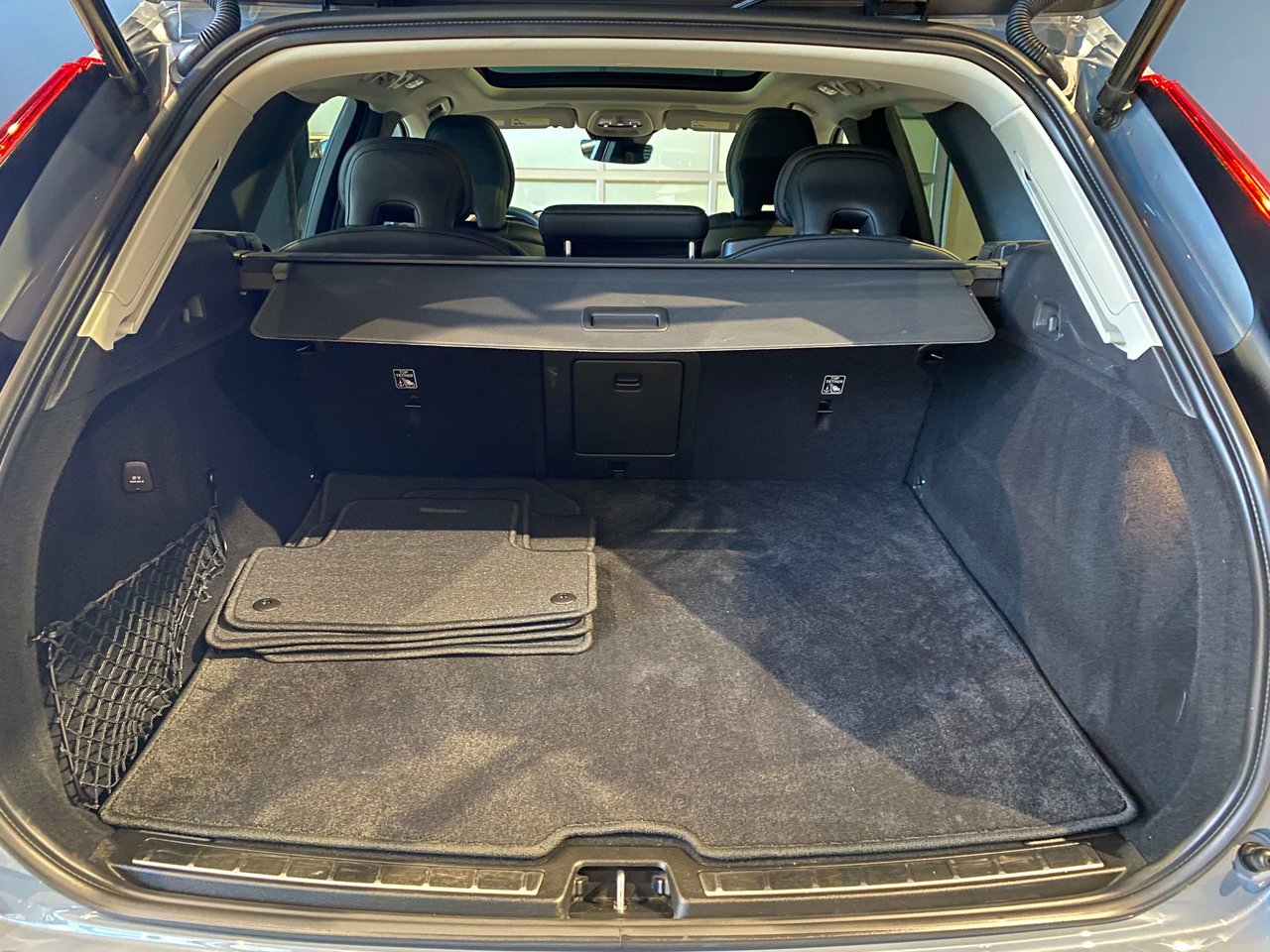 2022 Volvo XC60 B6 AWD Inscription-19