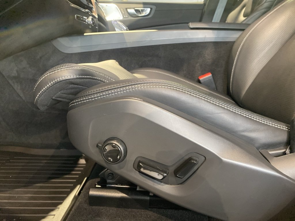 2023 Volvo XC60 B6 AWD Ultimate - Bright-11