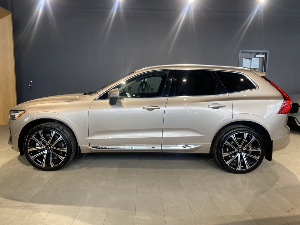 2023 Volvo XC60 B6 AWD Ultimate - Bright-1