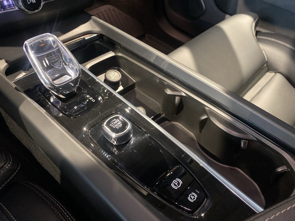 2023 Volvo XC60 B6 AWD Ultimate - Bright-10