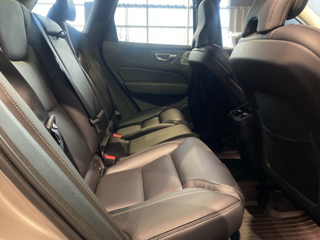 2023 Volvo XC60 B6 AWD Ultimate - Bright-20
