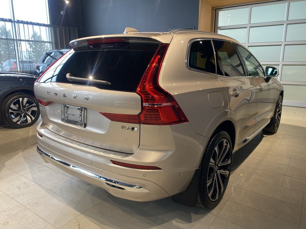 2023 Volvo XC60 B6 AWD Ultimate - Bright-4