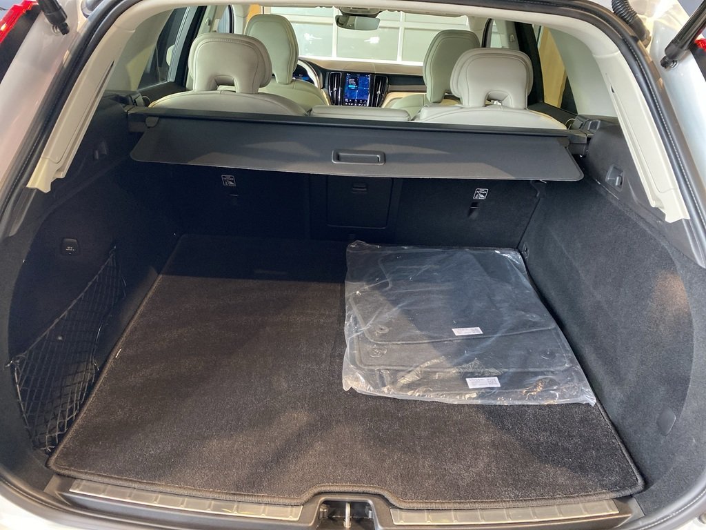 2023 Volvo XC60 B6 AWD Ultimate - Bright-19