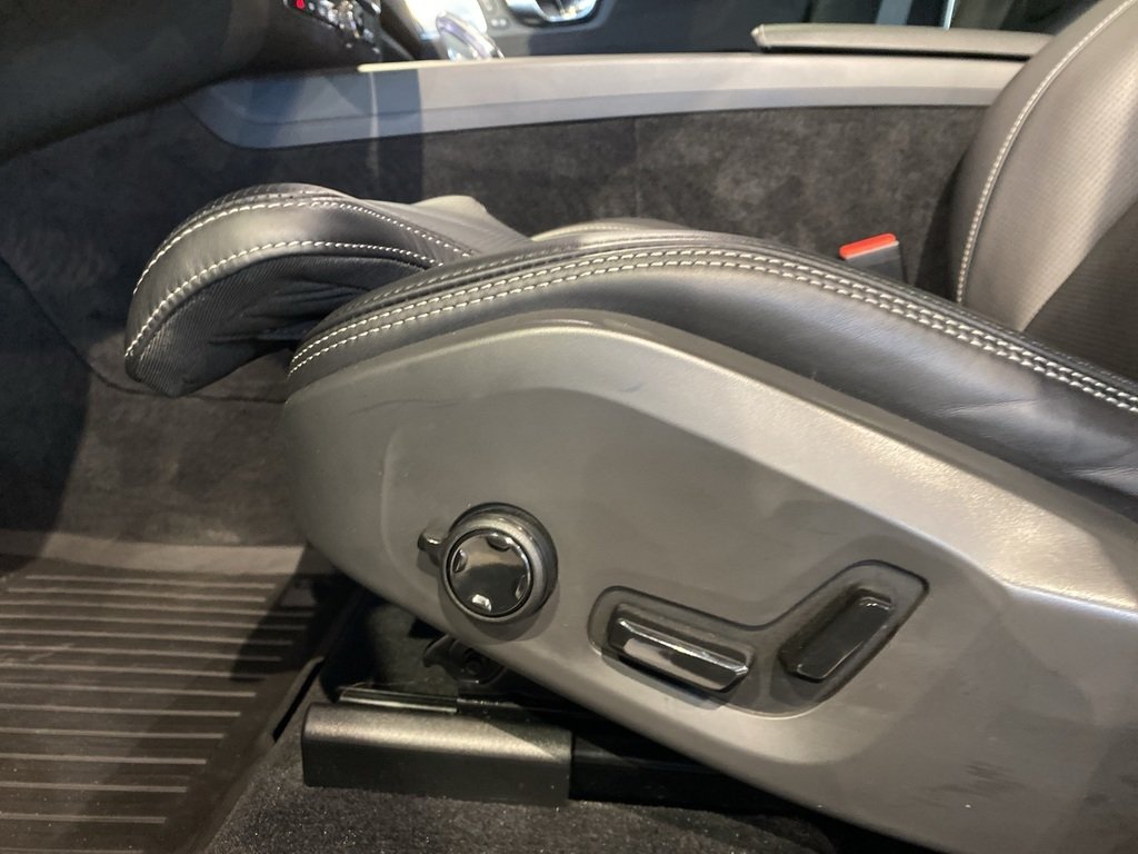 2023 Volvo XC60 B6 AWD Ultimate - Bright-13