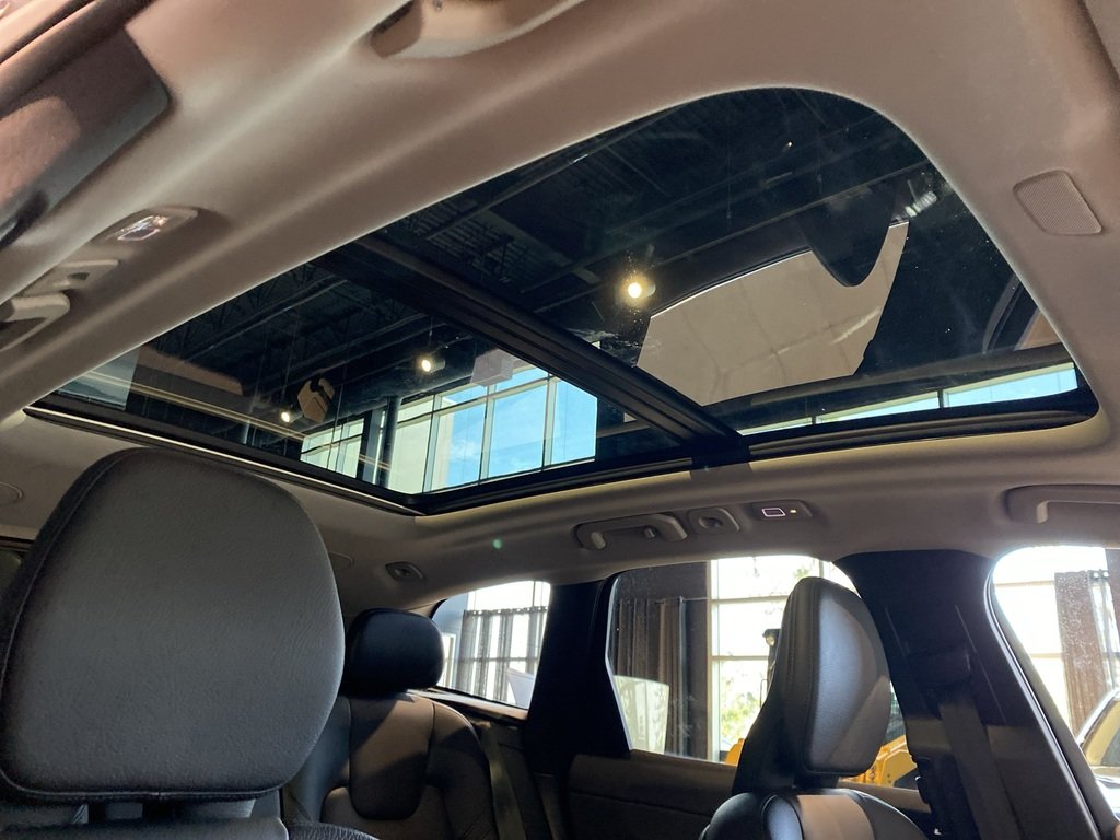2023 Volvo XC60 B6 AWD Plus - Bright-24