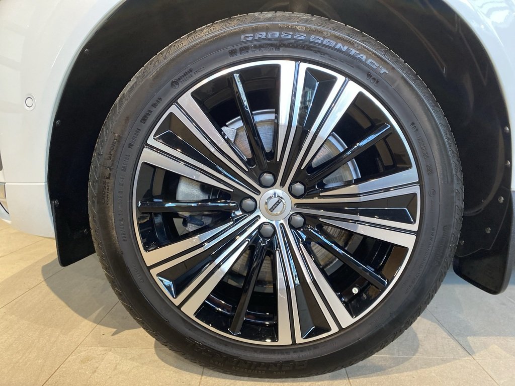 2023 Volvo XC60 B6 AWD Plus - Bright-8