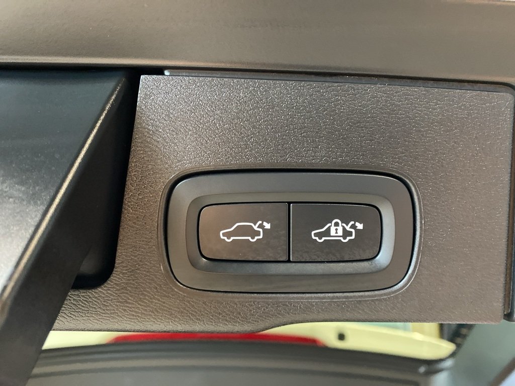 2023 Volvo XC60 B6 AWD Plus - Bright-20