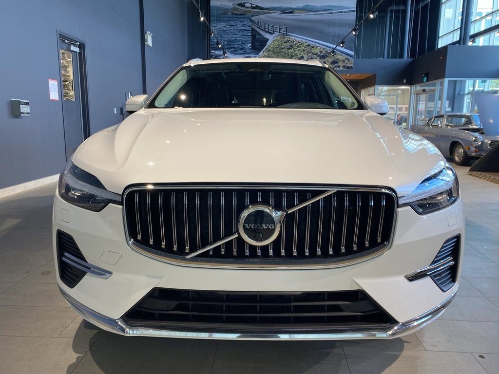 2023 Volvo XC60 B6 AWD Plus - Bright-7