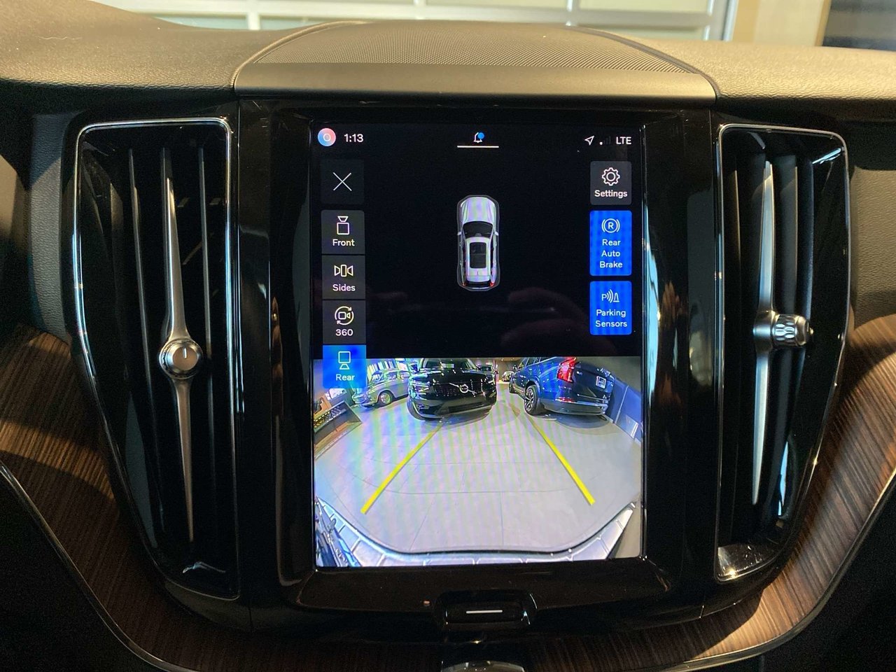 2023 Volvo XC60 B6 AWD Plus - Bright-15