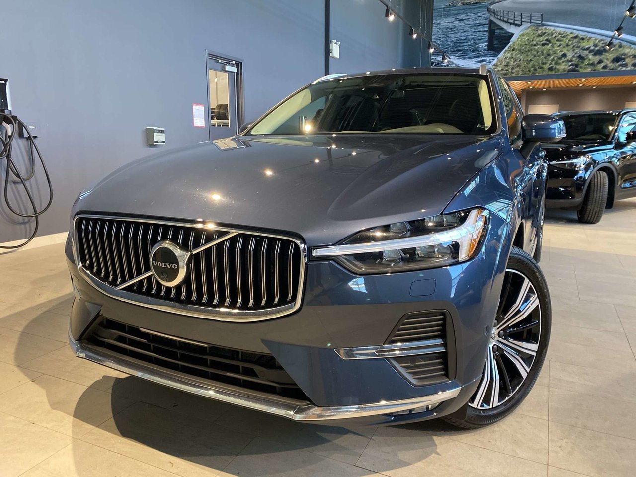 2023 Volvo XC60 B6 AWD Plus - Bright-0