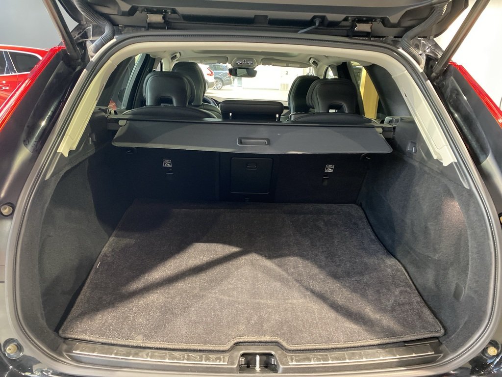 2023 Volvo XC60 B6 AWD Plus - Dark-19