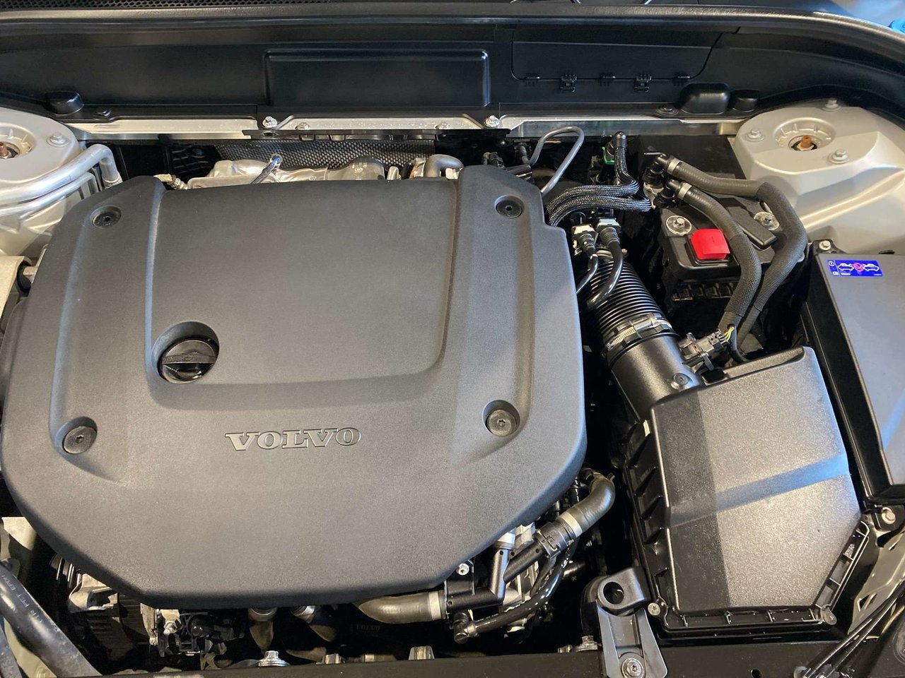 2023 Volvo XC60 B6 AWD Plus - Bright-25
