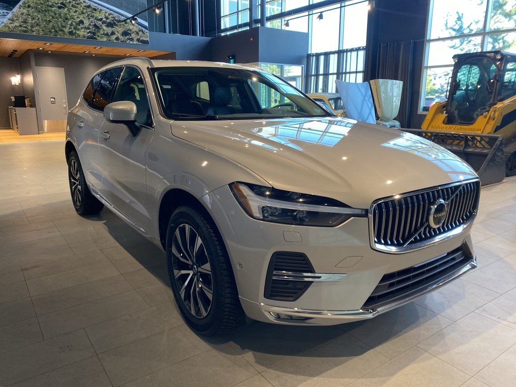 2023 Volvo XC60 B6 AWD Plus - Bright-6