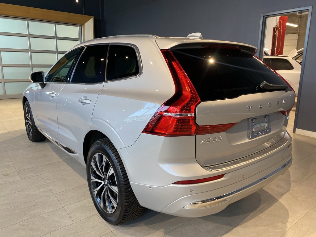 2023 Volvo XC60 B6 AWD Plus - Bright-2