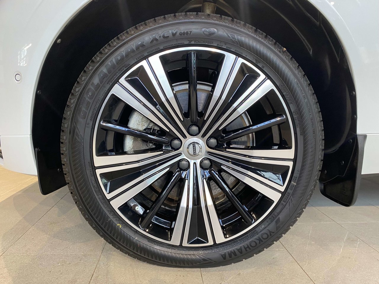 2023 Volvo XC60 Recharge Ultimate - Bright-8