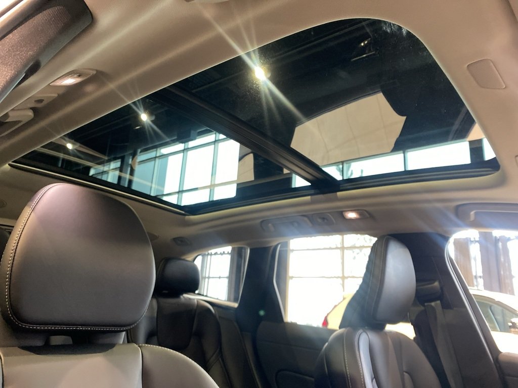 2024 Volvo XC60 B5 AWD Ultimate Dark Theme-24