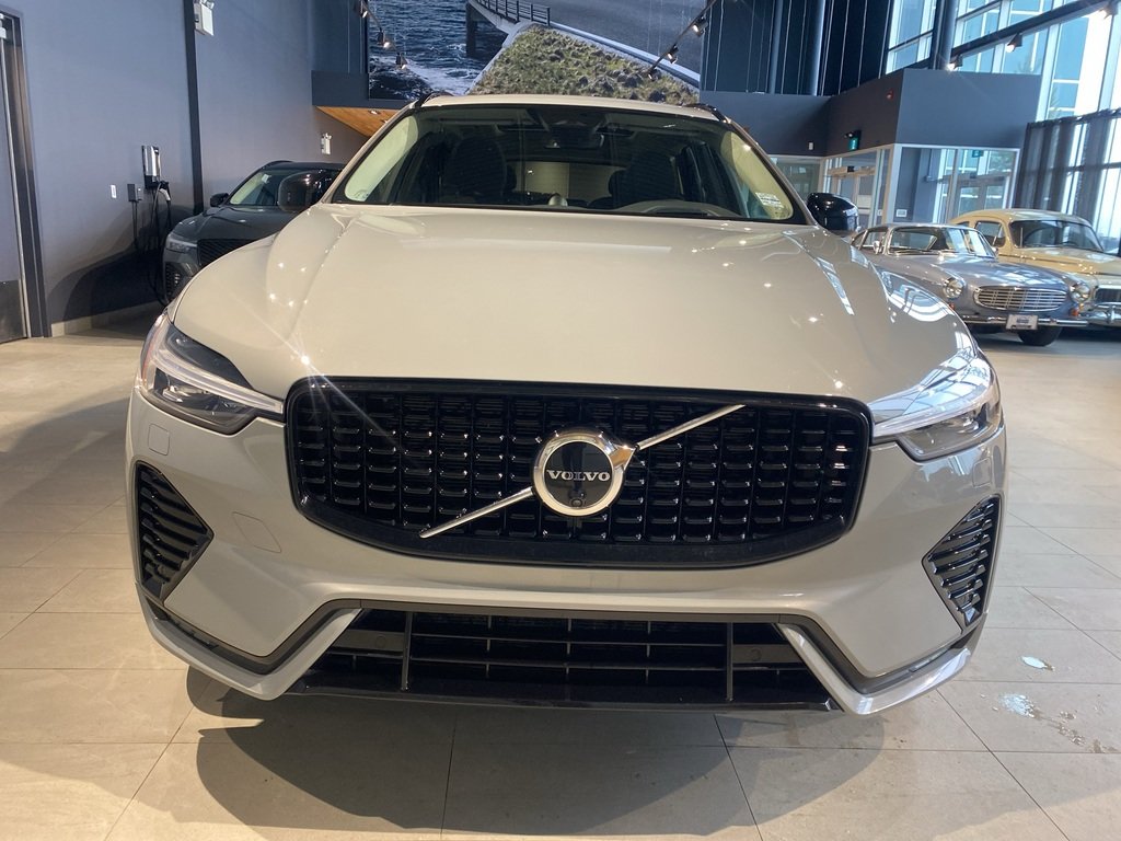 2024 Volvo XC60 B5 AWD Ultimate Dark Theme-7