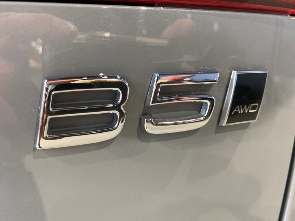 2024 Volvo XC60 B5 AWD Ultimate Dark Theme-26